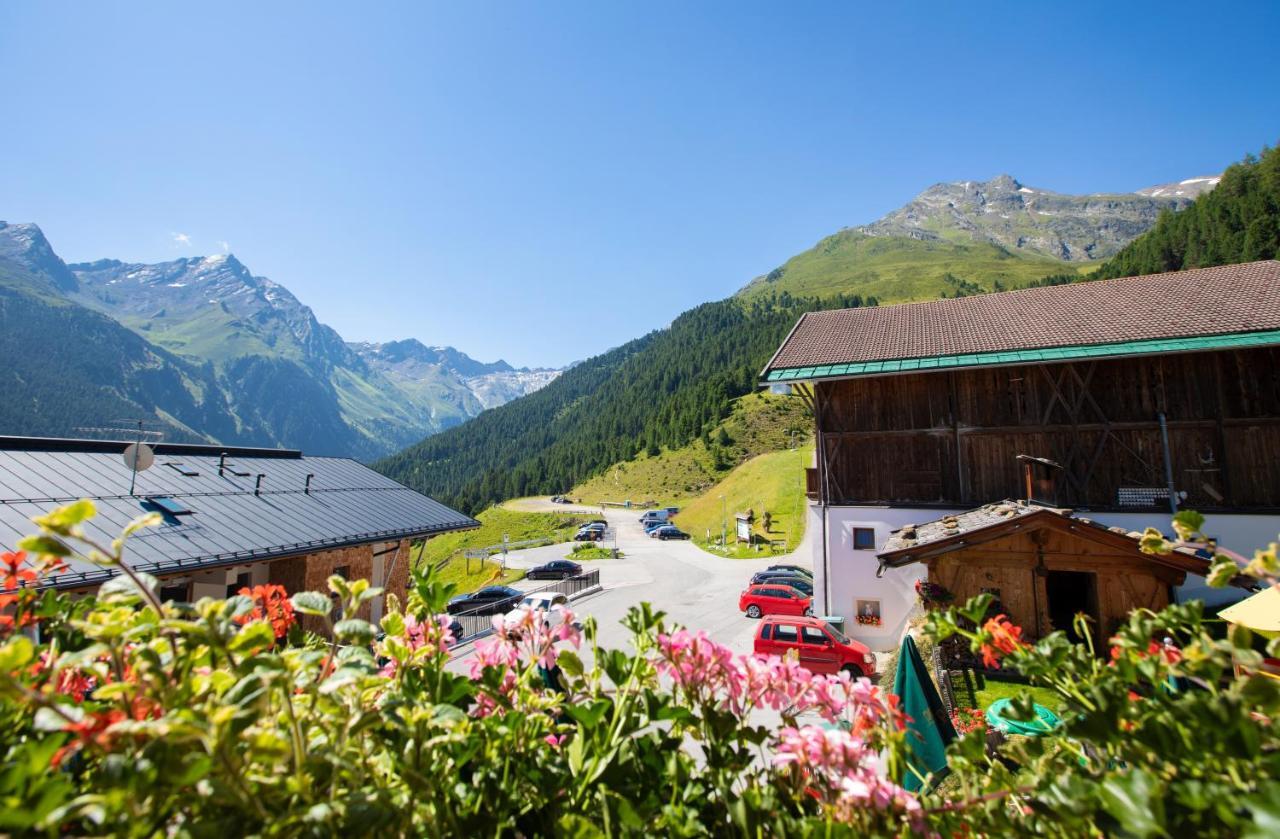 Alpengasthof Praxmar Sankt Sigmund im Sellrain Exterior photo